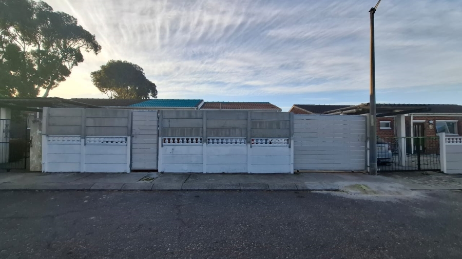 3 Bedroom Property for Sale in Lentegeur Western Cape